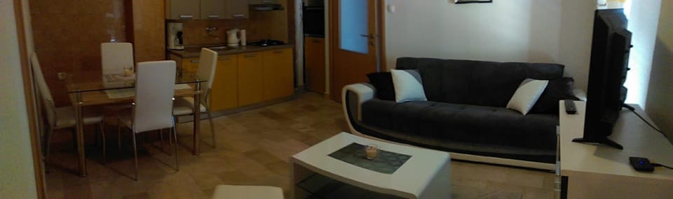 Kitchen or kitchenette, Living room, Dining area