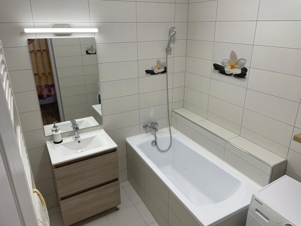 Bathroom, Bath