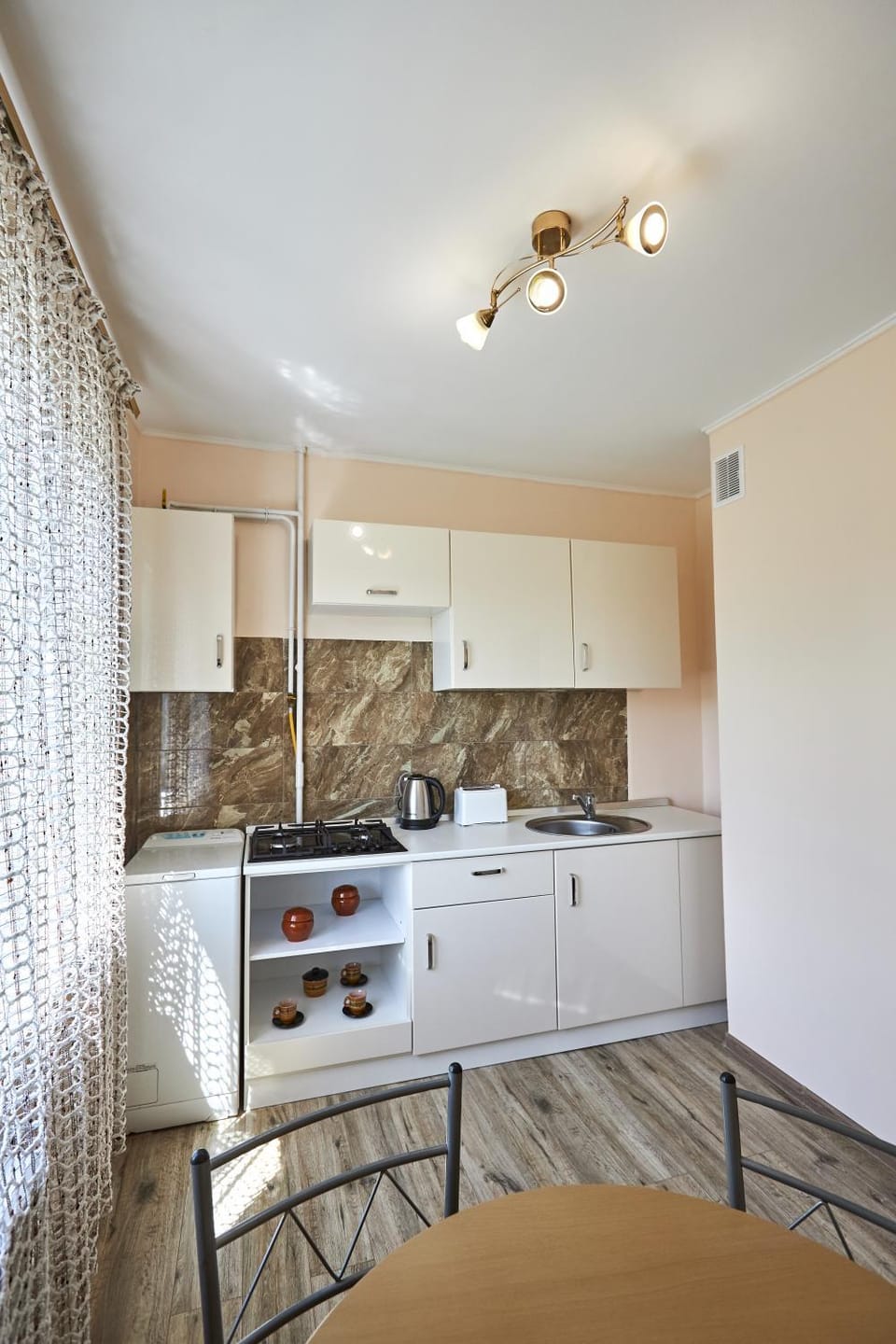 Kitchen or kitchenette, Dining area, stove