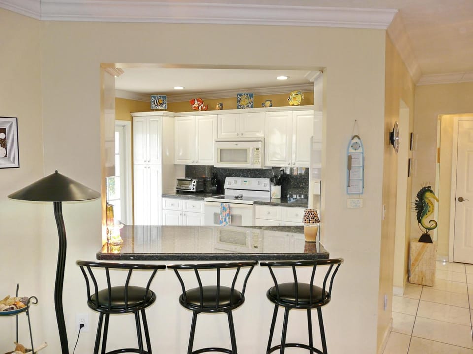 Pet-friendly home with pool and dock with gulf access House in Marco Island
