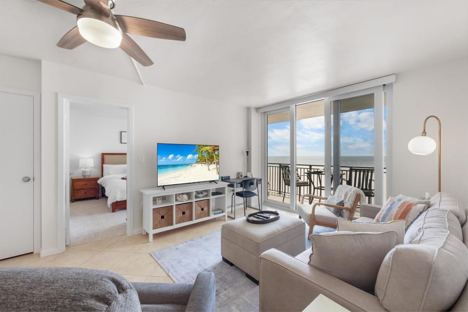 Tradewinds 701 House in Marco Island