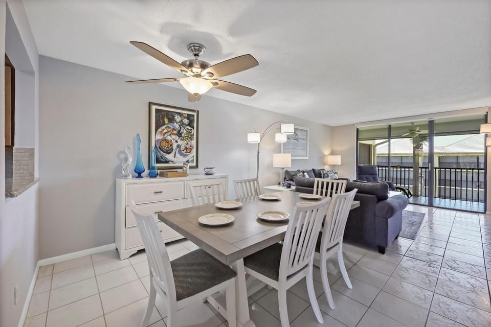 South end condo with pool/spa and steps to beach House in Marco Island