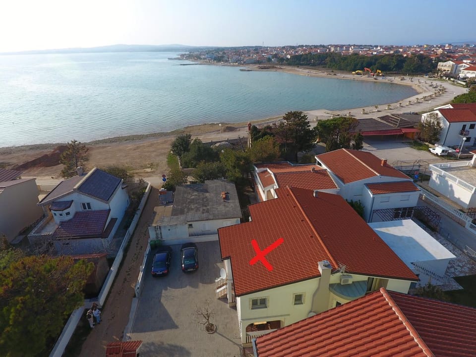 Property building, Neighbourhood, Bird's eye view, Beach, Sea view, Street view, Location