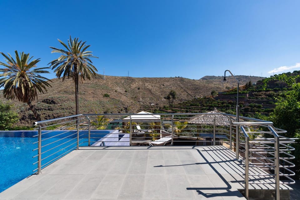 Natural landscape, Mountain view, Pool view, Swimming pool, sunbed