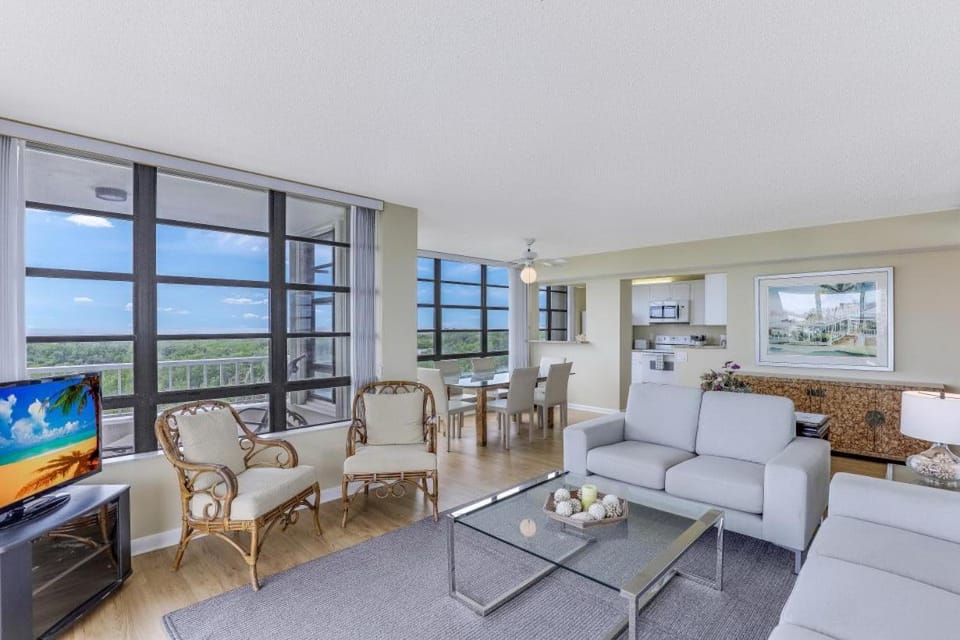 Front unit facing beach with wraparound balcony House in Marco Island