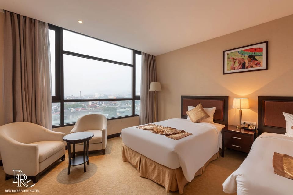 Photo of the whole room, City view