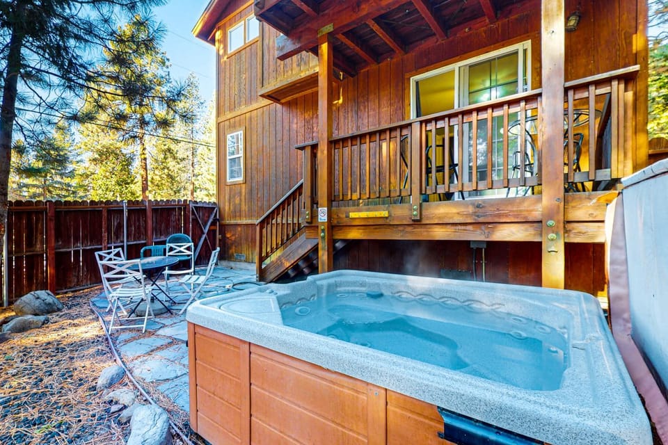 Wanderlust Cabin Cabin in Kings Beach