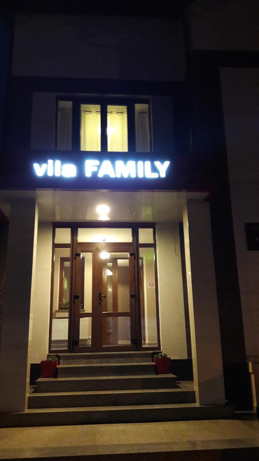 Property building, Facade/entrance
