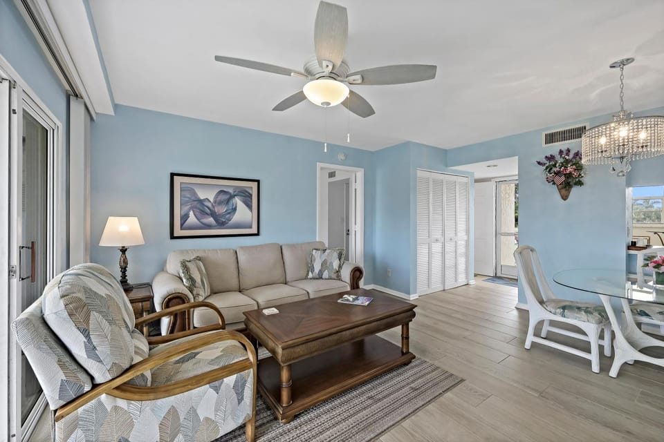 Coastal style condo with pool, spa and steps to beach House in Marco Island