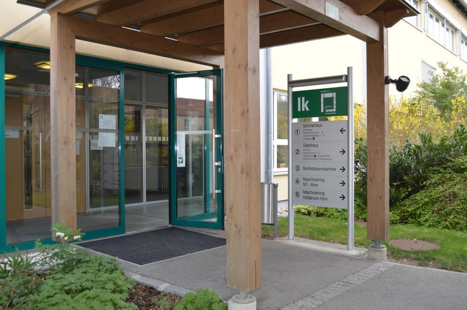 Facade/entrance