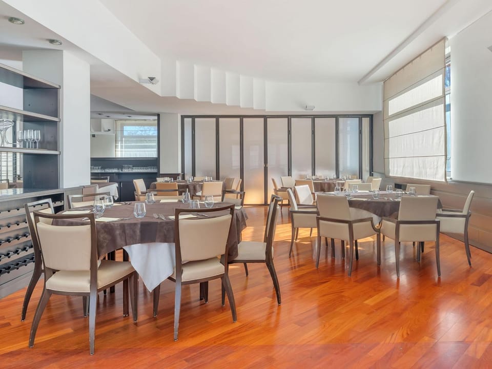 Meeting/conference room
