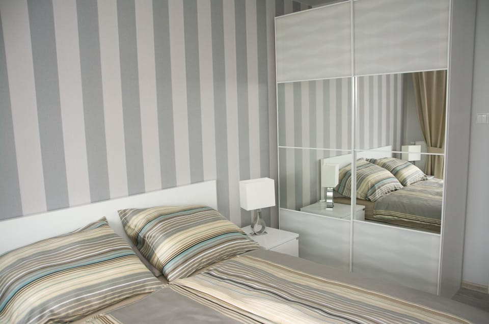 Restaurant/places to eat, Communal lounge/ TV room, Spring, Bed, Day, Night, Natural landscape, Winter, Summer, Billiard, Children play ground, Children play ground, Garden, Sauna, Snorkeling, Snorkeling, Balcony/Terrace, Balcony/Terrace, Fitness centre/facilities, Fitness centre/facilities, Seating area, Beach, Hiking, Hiking, Cycling, Cycling, Evening entertainment, Bedroom, Communal kitchen, Autumn, On site, Supermarket/grocery shop, Swimming pool, Swimming pool