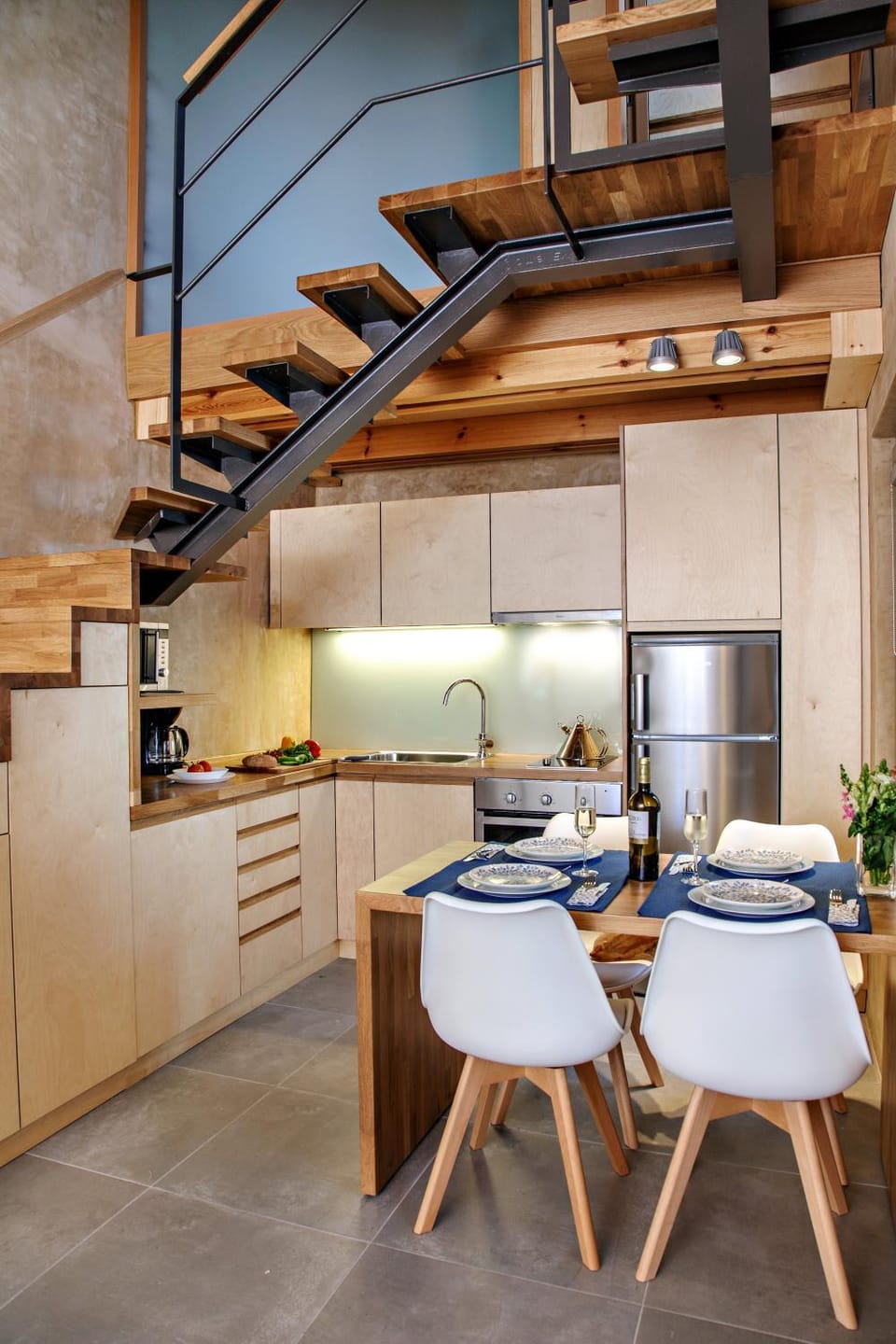 Kitchen or kitchenette, Dining area