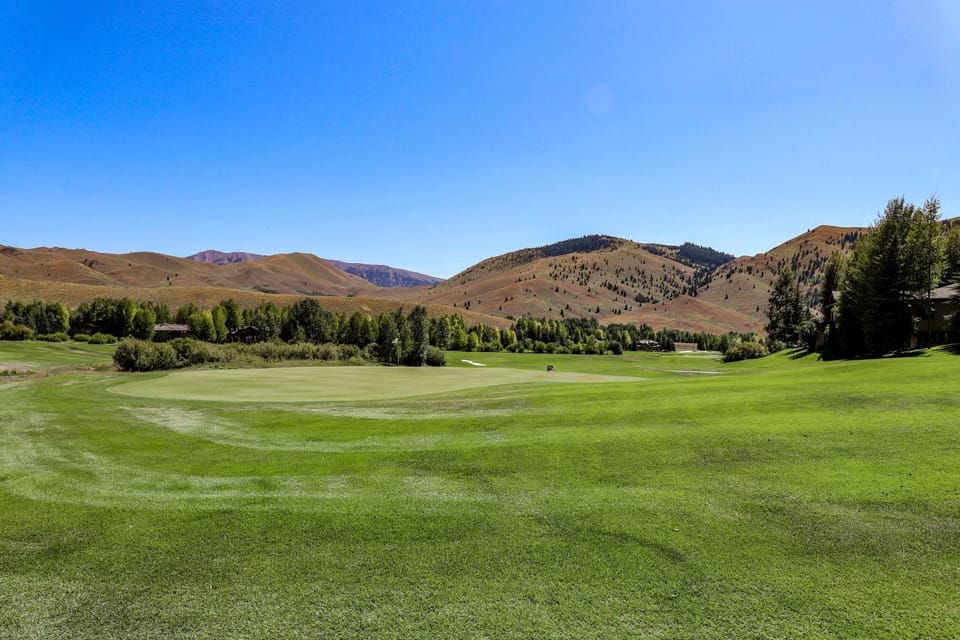 Single Level Ranch Condo in Elkhorn Apartment in Sun Valley