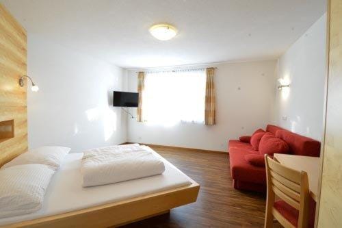 Bed, Photo of the whole room, Mountain view