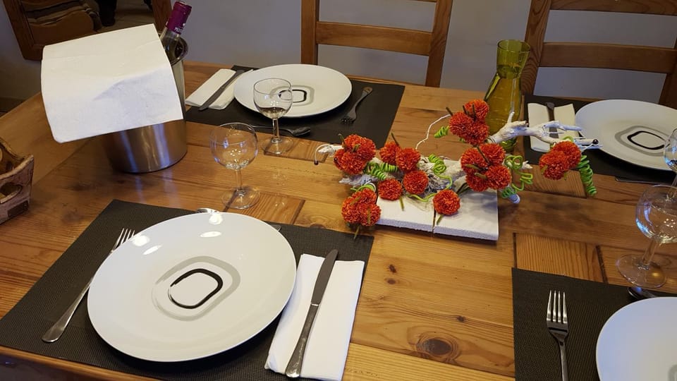 Food and drinks, Decorative detail, Dining area, Family