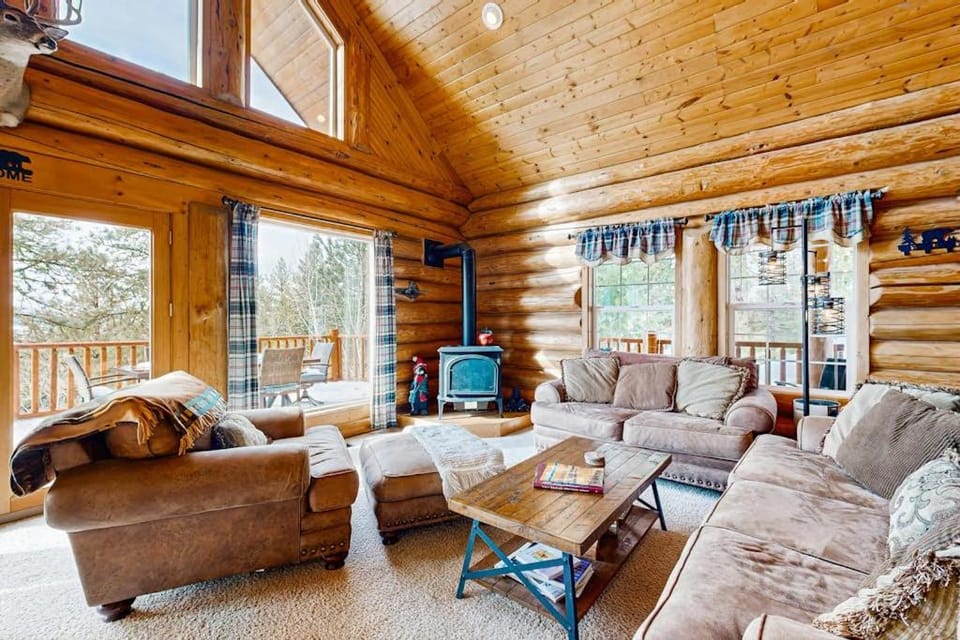 Cascade Lakeview Log Cabin Cabin in Valley County