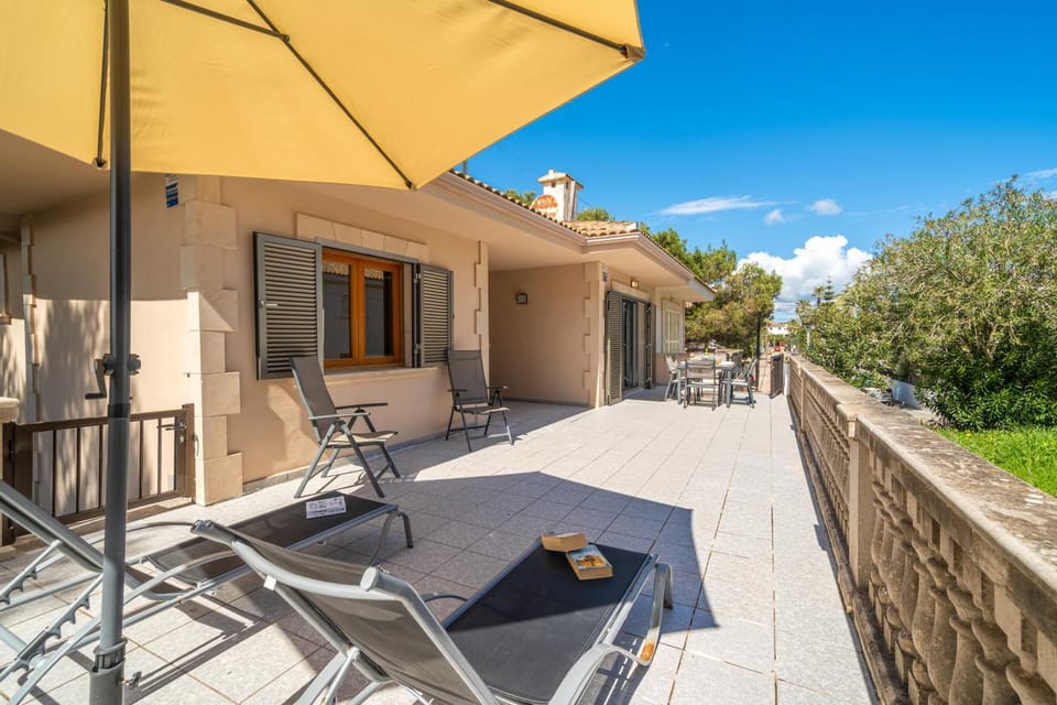 View (from property/room), Balcony/Terrace, Dining area