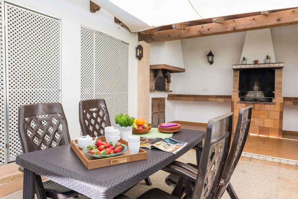 Patio, BBQ facilities, Dining area