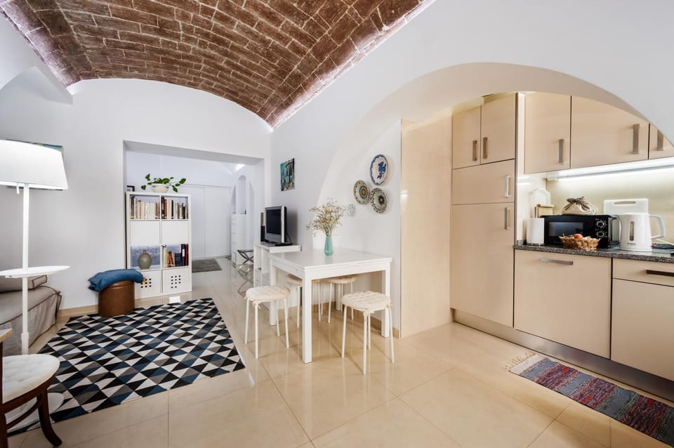 Kitchen or kitchenette, Living room, Dining area