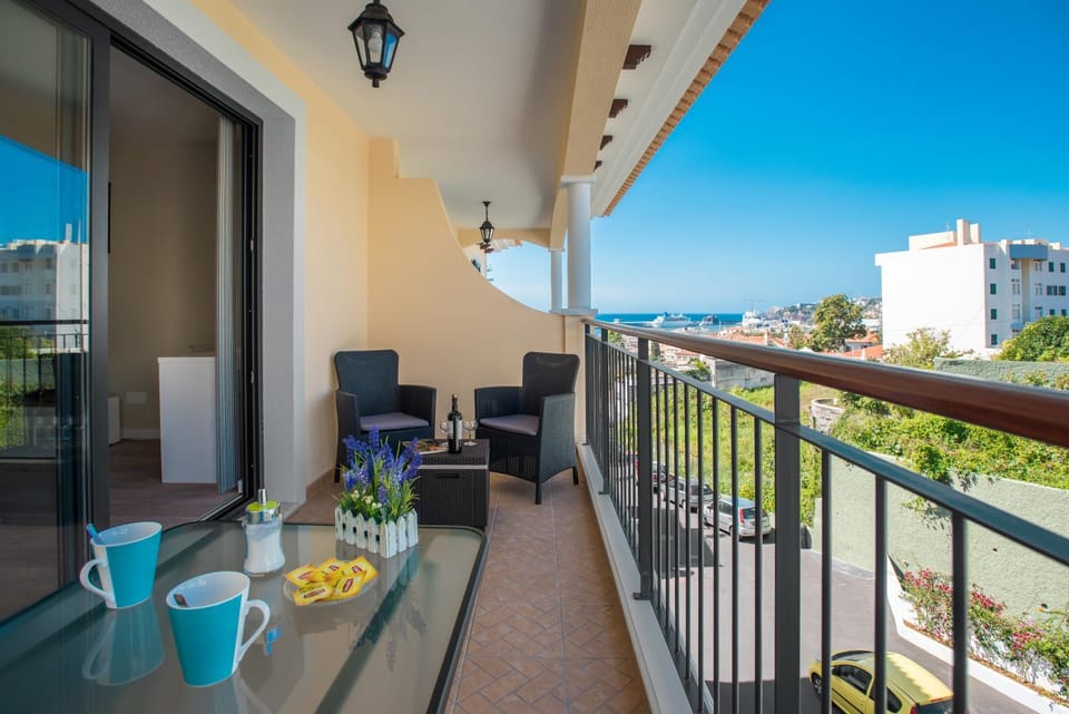 Property building, Balcony/Terrace