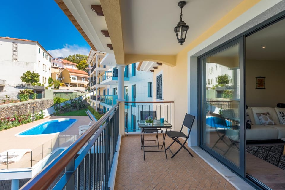 Property building, Balcony/Terrace