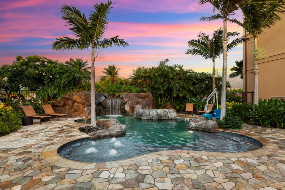 Natural landscape, Hot Tub, Hot Tub, Swimming pool, Swimming pool