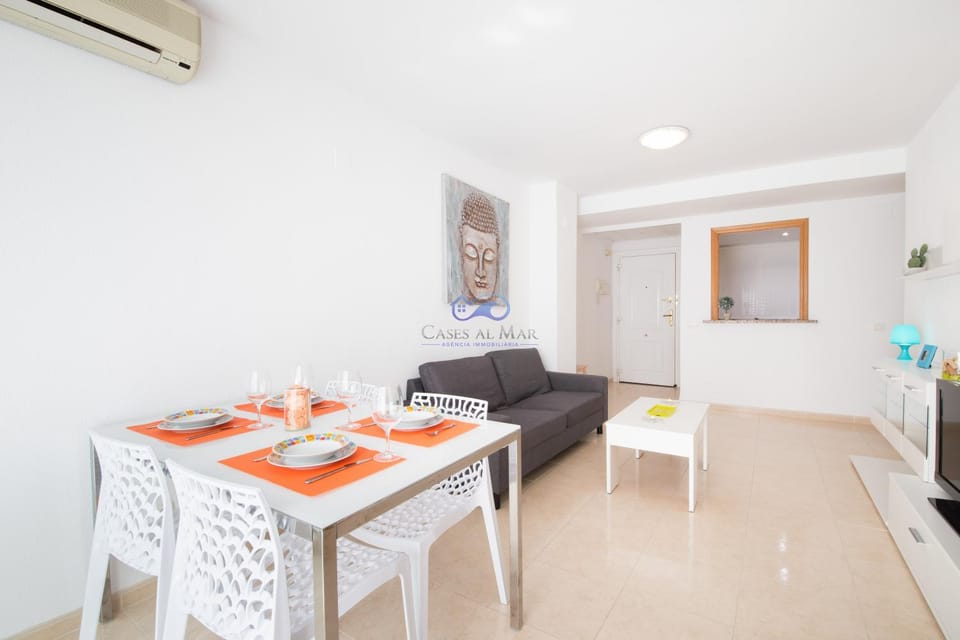 Living room, Lounge or bar, Seating area, Dining area