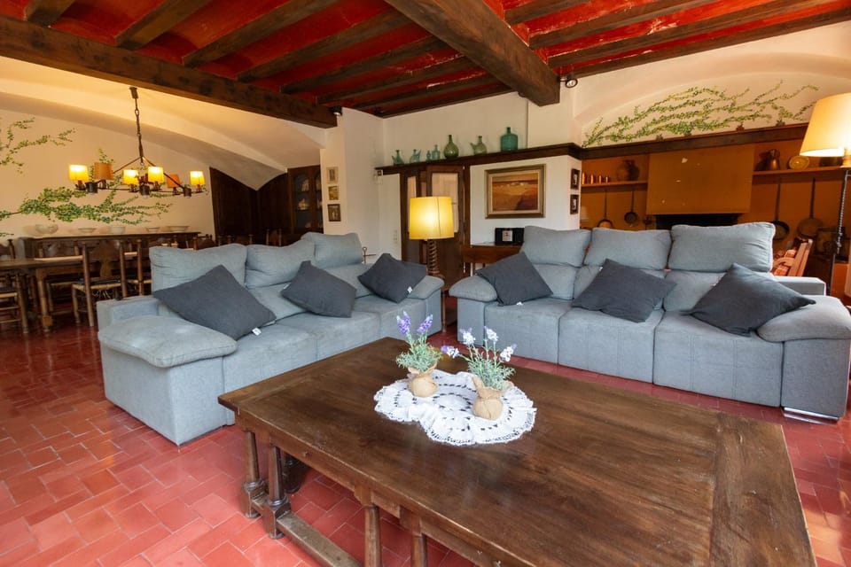 Catalunya Casas Heavenly Haven for 16 pax , 30km from Barcelona! Villa in Vallès Occidental