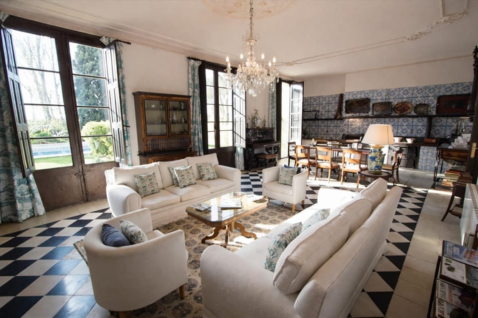 Communal lounge/ TV room, Living room