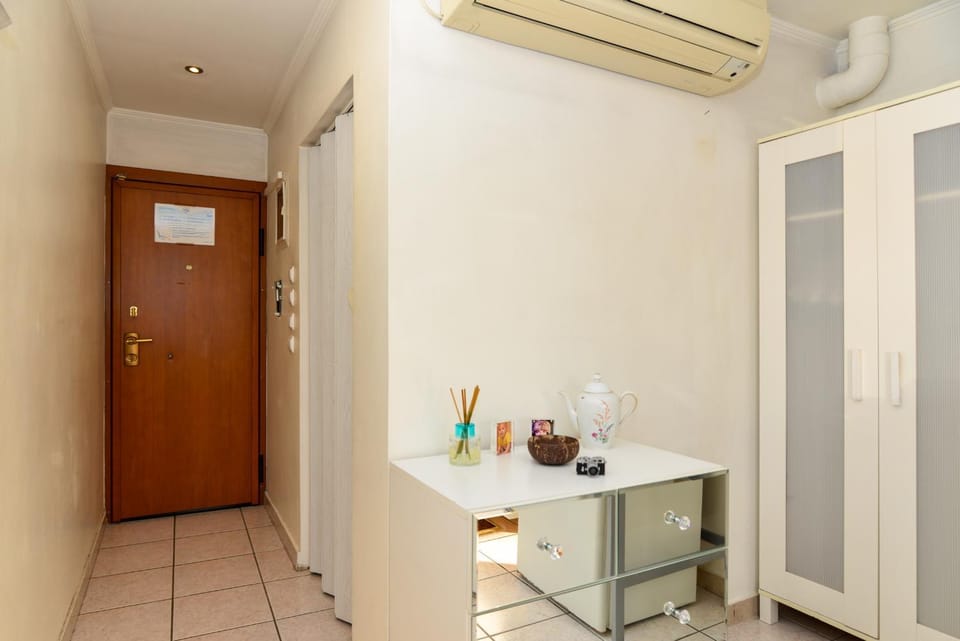 wardrobe, air conditioner