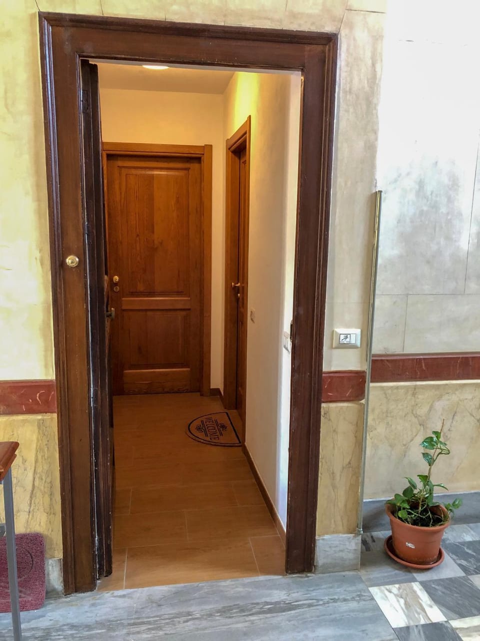 Facade/entrance