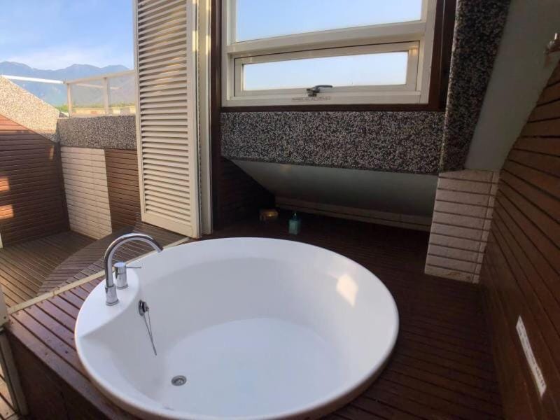 Shower, Property building, Patio, Staff, Staff, Spring, Off site, Day, People, People, Winter, Summer, Bathroom, View (from property/room), Balcony/Terrace, Other, Photo of the whole room, Decorative detail, Decorative detail, Autumn, On site, City view, Garden view, Landmark view, Street view, Location, Sunrise, Family, Family