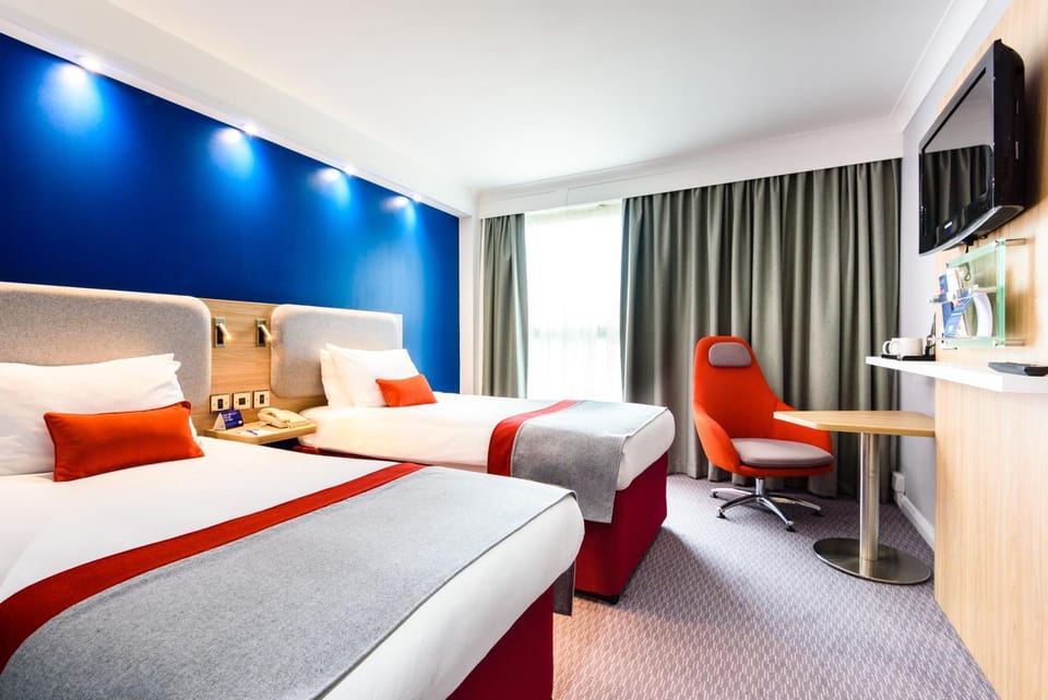 Bed, TV and multimedia, Coffee/tea facilities, Bedroom, Pets, Pets, children, young children, older children, Family, hair dryier, pet friendly, pet friendly, air conditioner