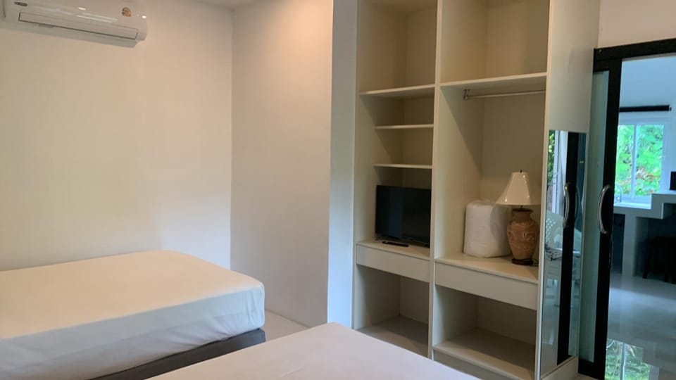 Fantasy Hill Bungalow Hotel in Phuket