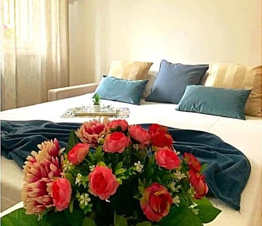 Bed, Living room