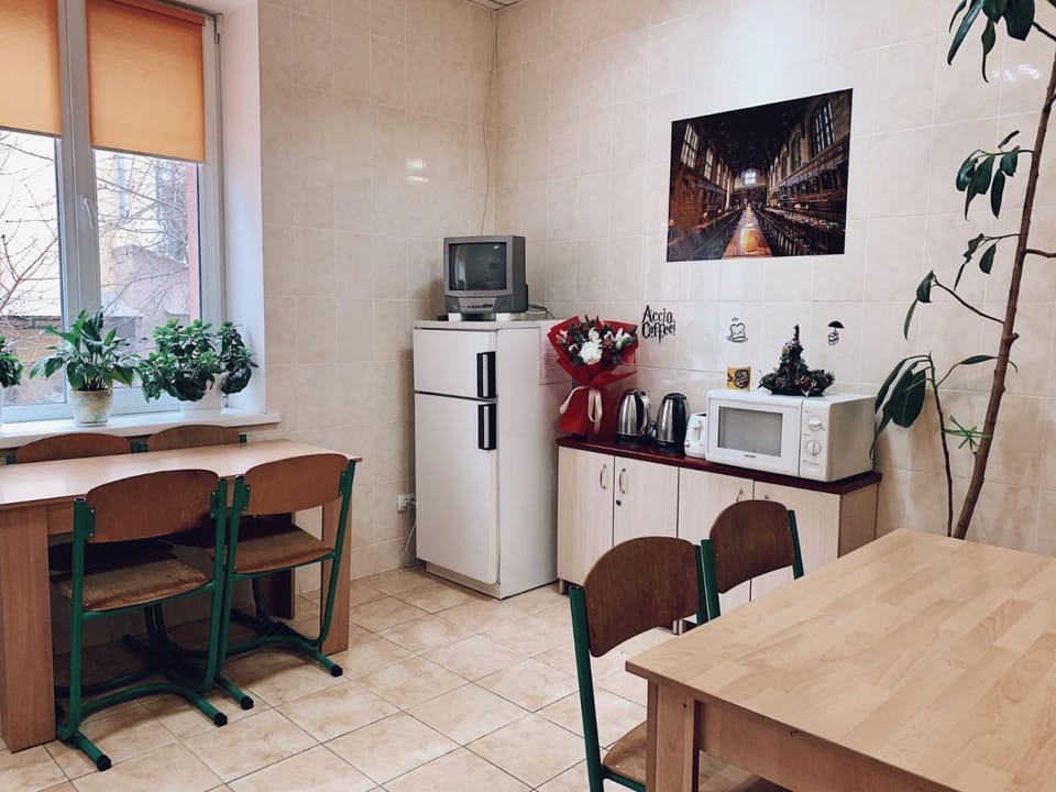Coffee/tea facilities, Kitchen or kitchenette, Dining area