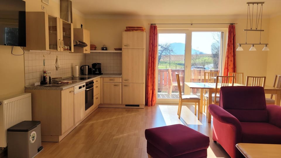 Living room, Dining area, kitchen