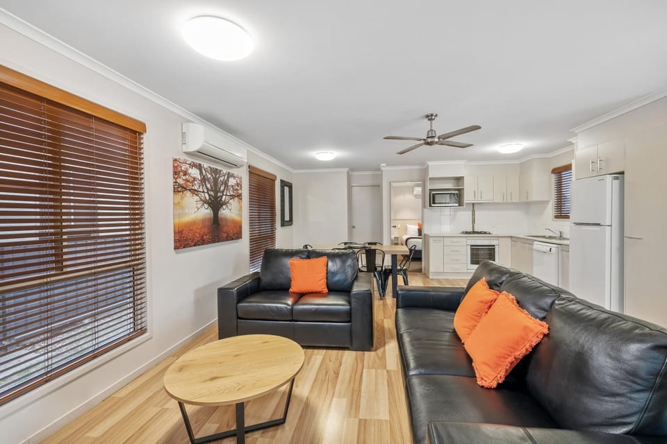 Living room, Dining area, kitchen