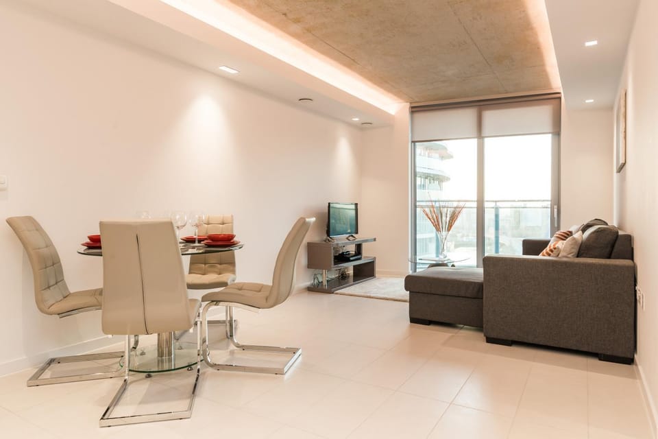 Property building, Staff, People, Bird's eye view, View (from property/room), City view, Garden view, Drinks, children, young children, older children, Family
