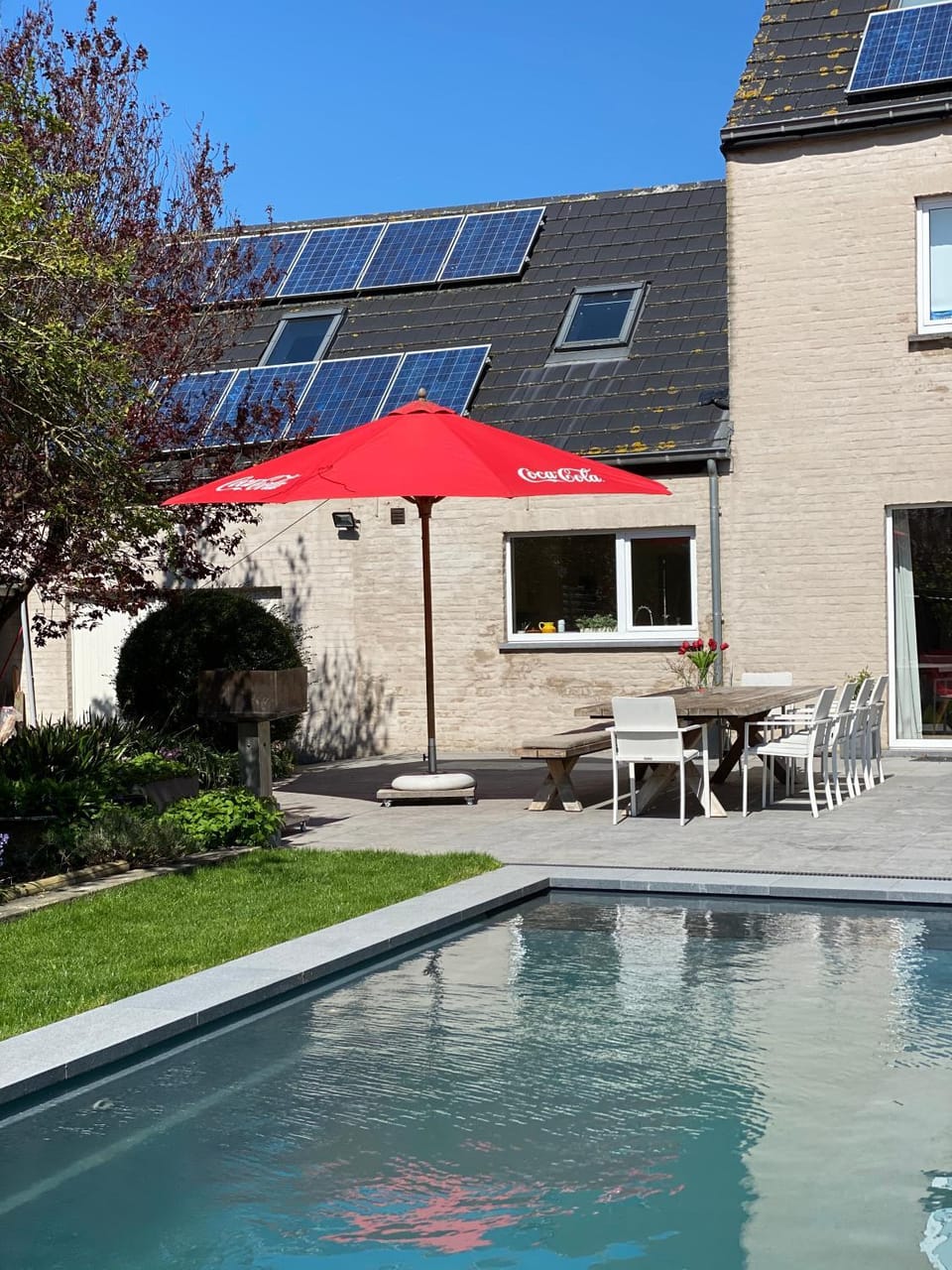 Property building, Swimming pool, Swimming pool