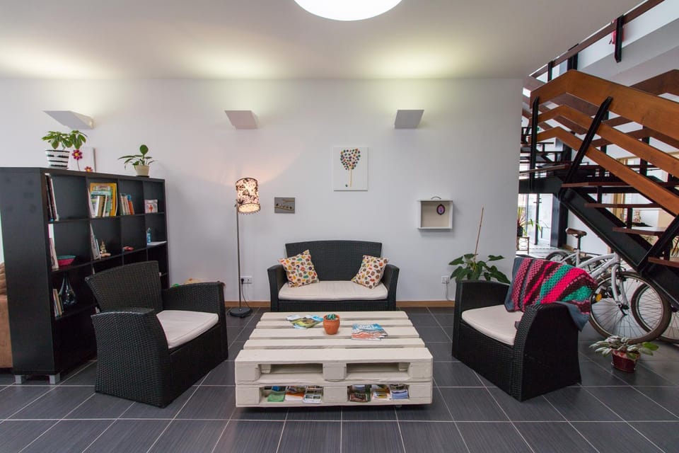 Living room, Decorative detail, Seating area