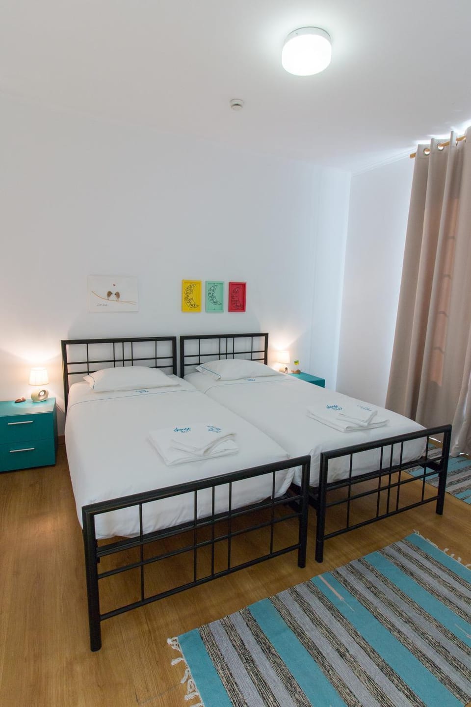 Bed, Photo of the whole room, Decorative detail, Bedroom, towels