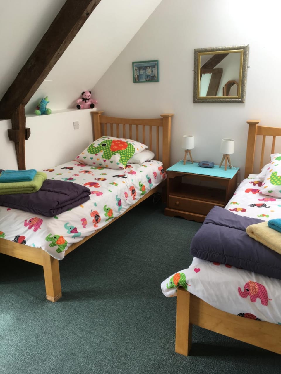 Bed, Photo of the whole room, Bedroom