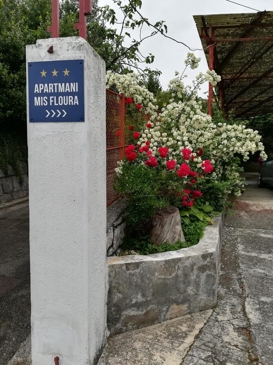 Facade/entrance