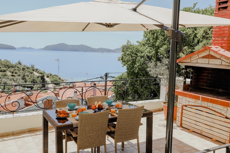 Endless Blue Apartment in Kavala, Greece