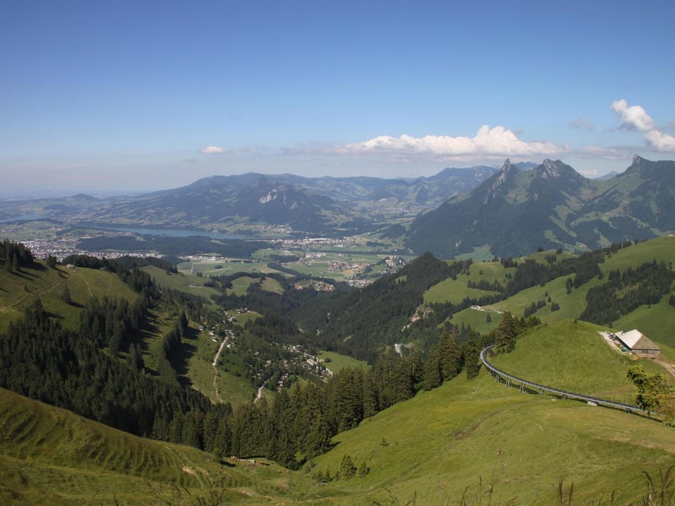 Property building, Nearby landmark, Restaurant/places to eat, Natural landscape, Summer, Hiking, On site