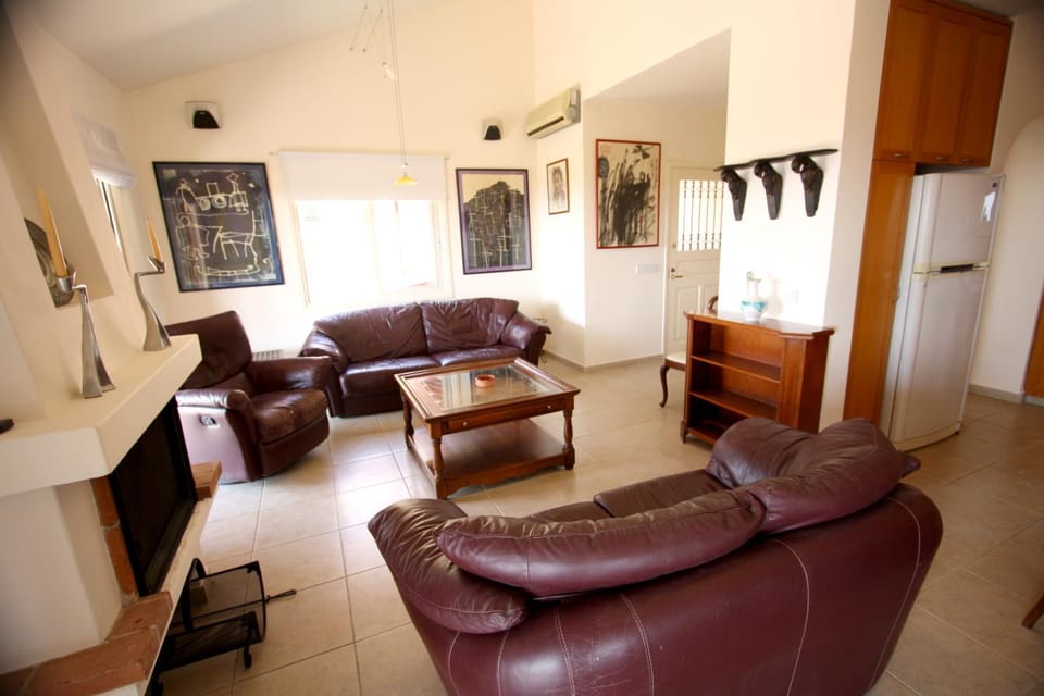 Living room, Seating area, Area and facilities