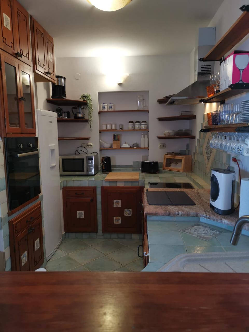 Kitchen or kitchenette, Communal kitchen