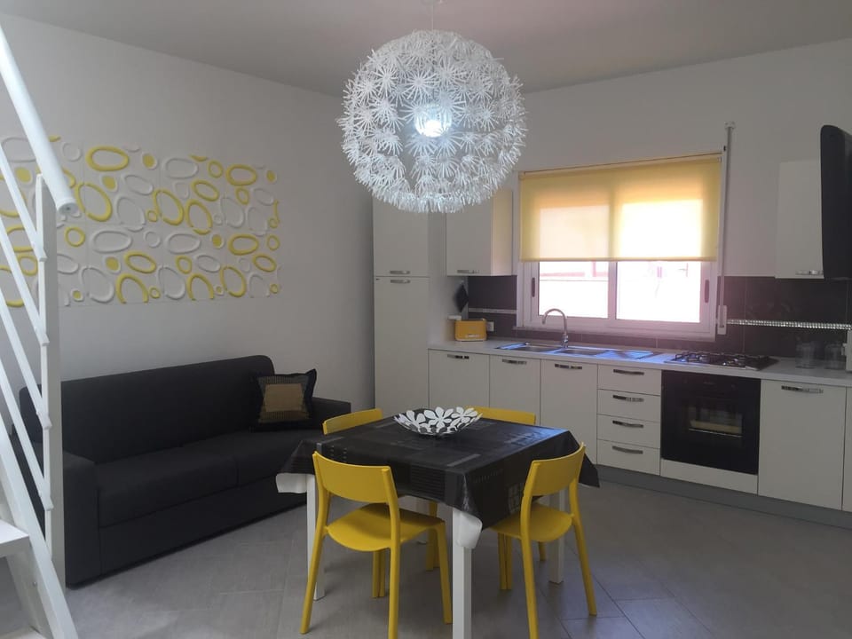 Kitchen or kitchenette, Living room, Dining area